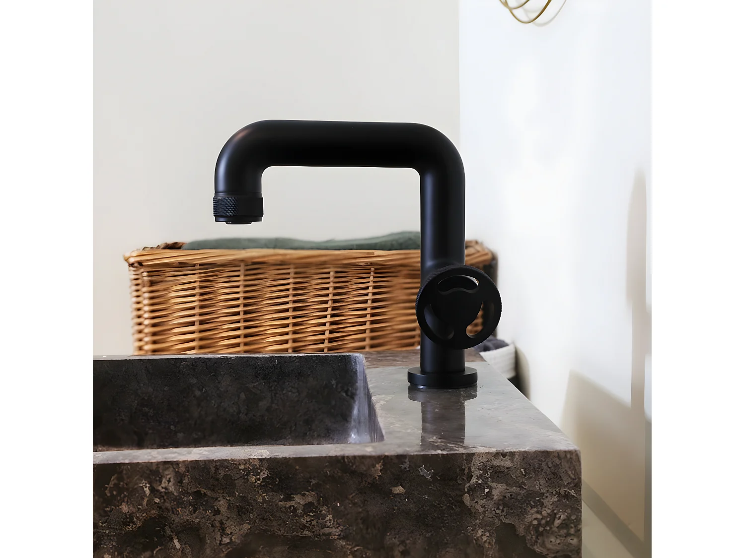 Factory Rubinetto basso per lavabo gun metal Essebagno