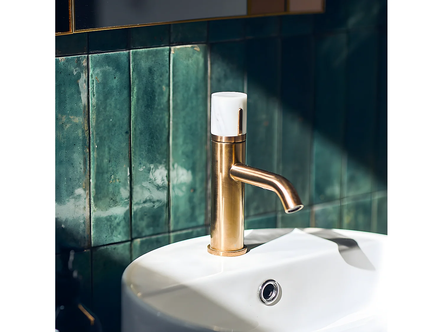 Grifo bajo de lavabo Manopola de mármol de cobre Essebagno