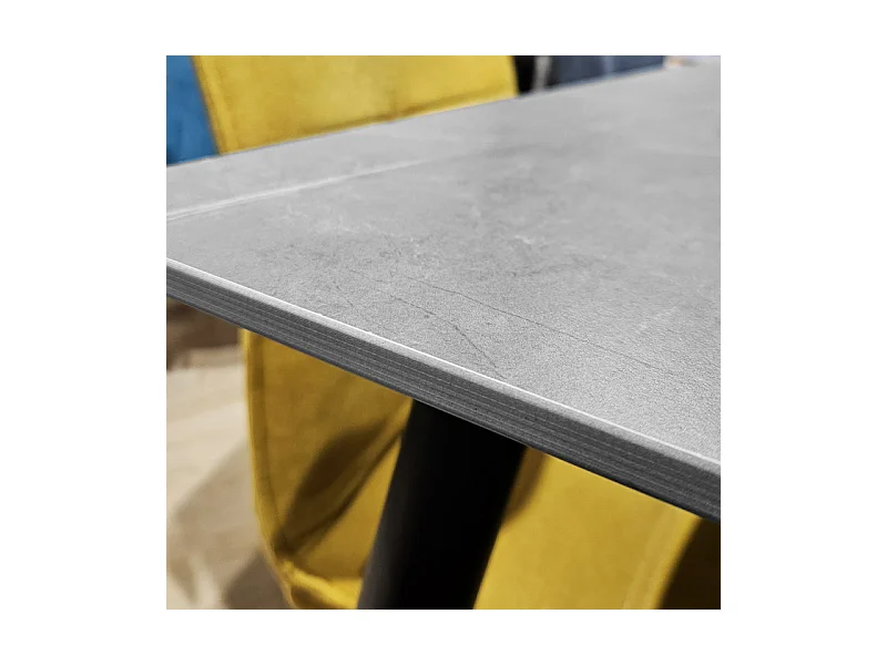 Table 160 x 90 cm plateau céramique gris et pieds évasés - RYDER