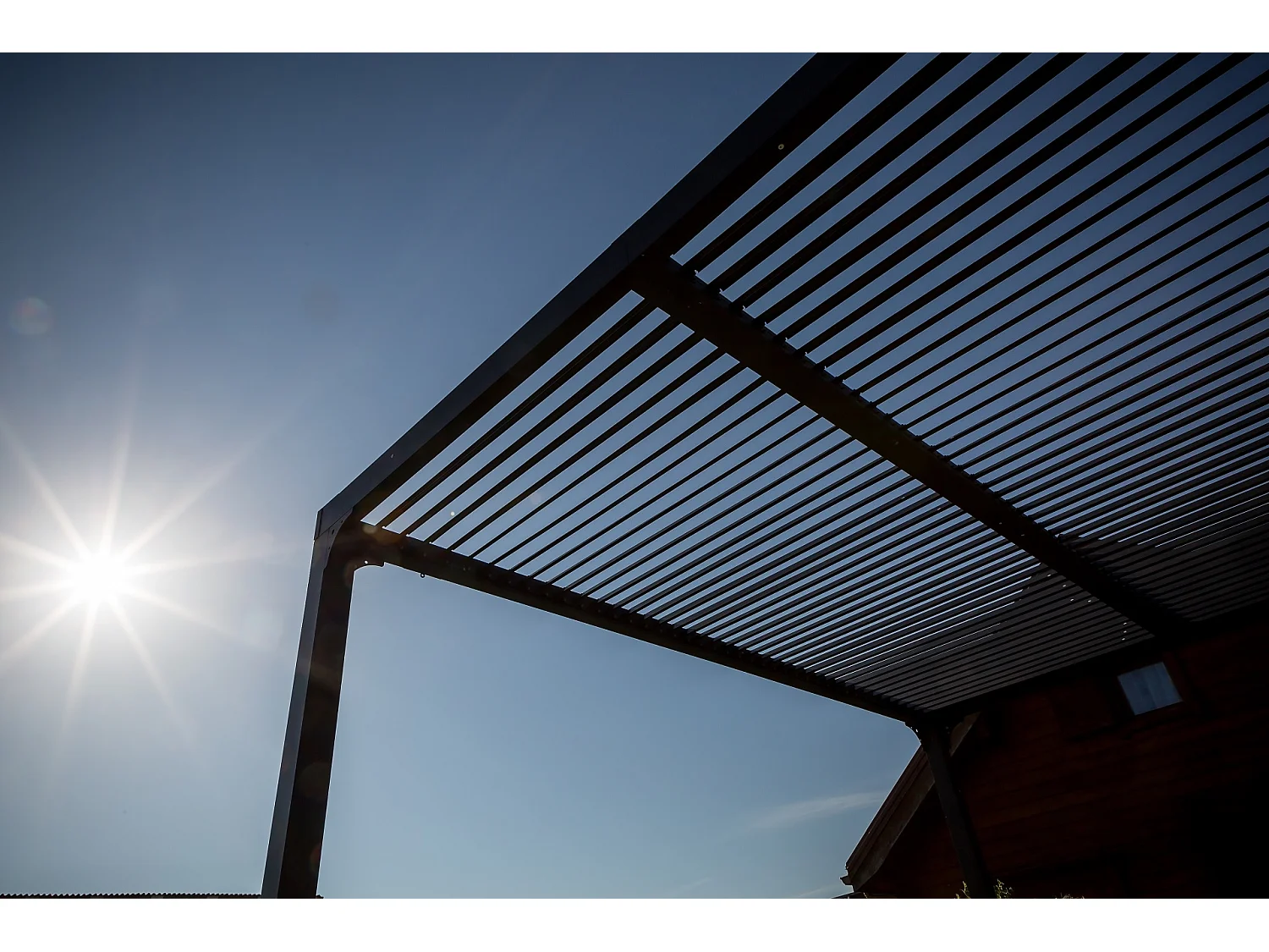 Pergola bioclimatique ALUMINIUM coloris gris anthracite