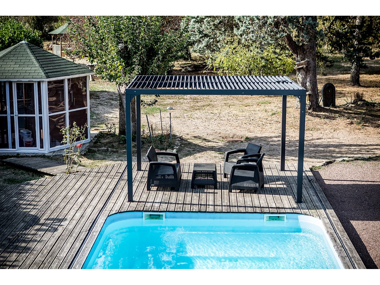 Pergola bioclimatique ALUMINIUM coloris gris anthracite