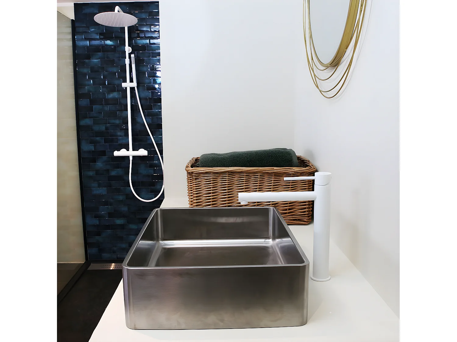 Luisa II Thermostat-Duschsäule weiß Essebagno