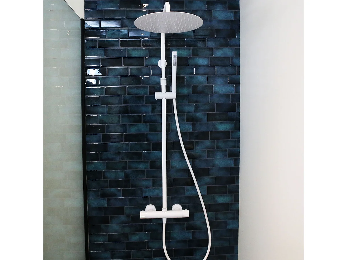 Luisa II Thermostat-Duschsäule weiß Essebagno