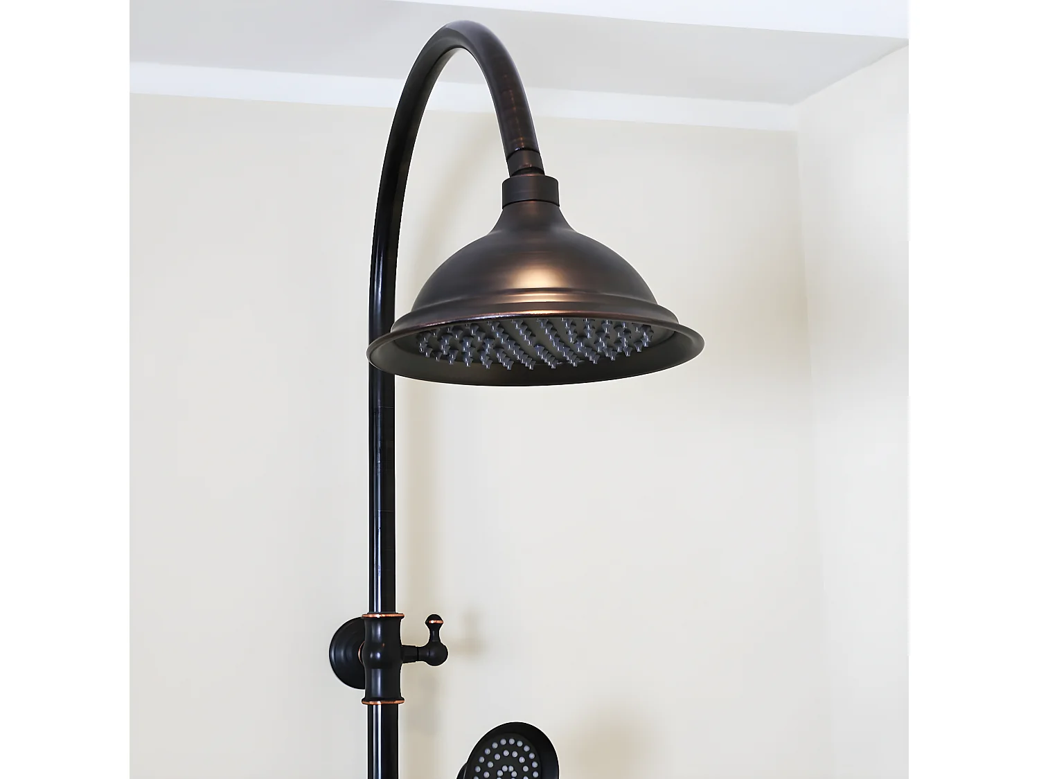 Leeds Columna de ducha mecánica retro negra Essebagno