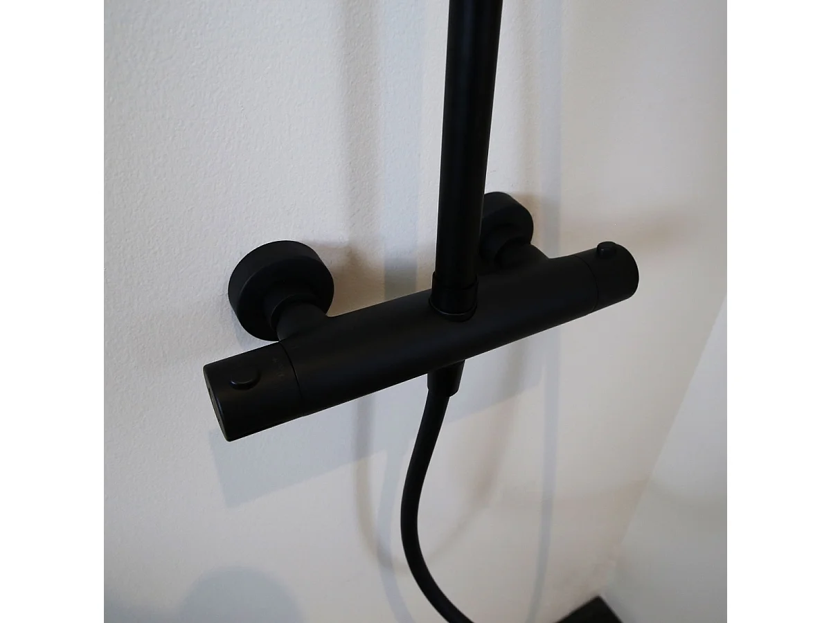 Luisa colonne de douche thermostatique noire - Essebagno