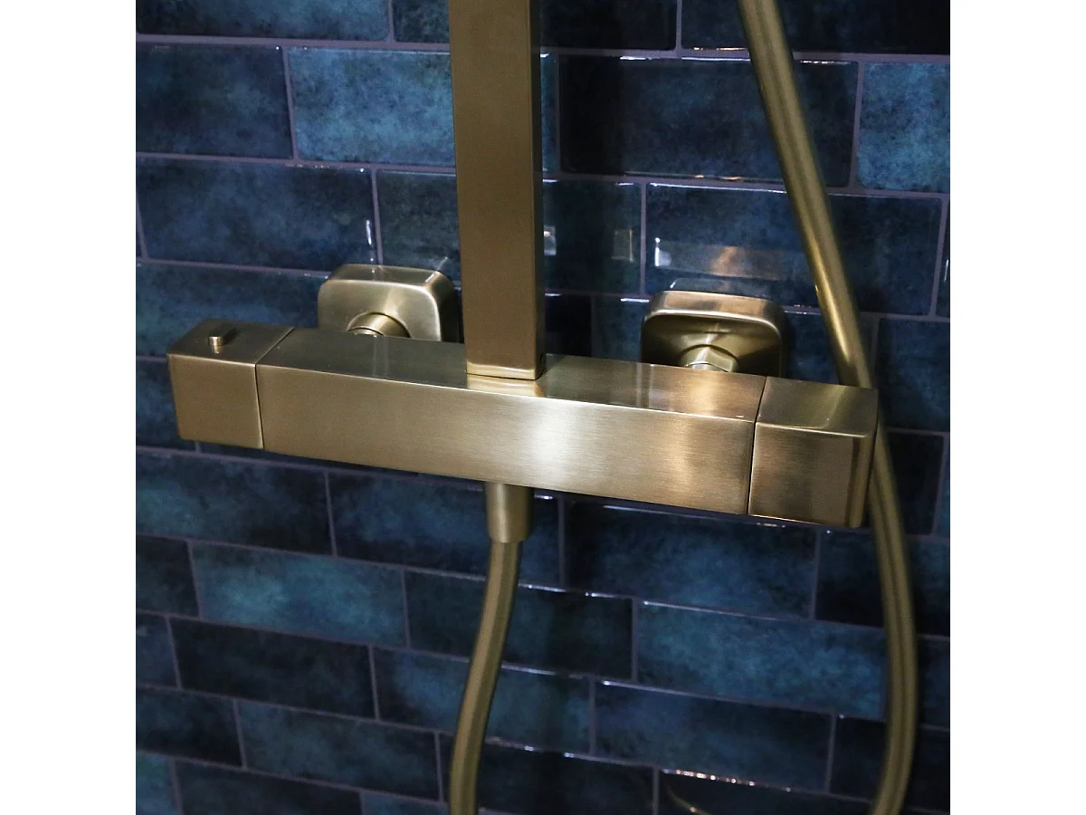 Quartos 300 Duschsäule in gebürstetem Gold mit Thermostat Essebagno