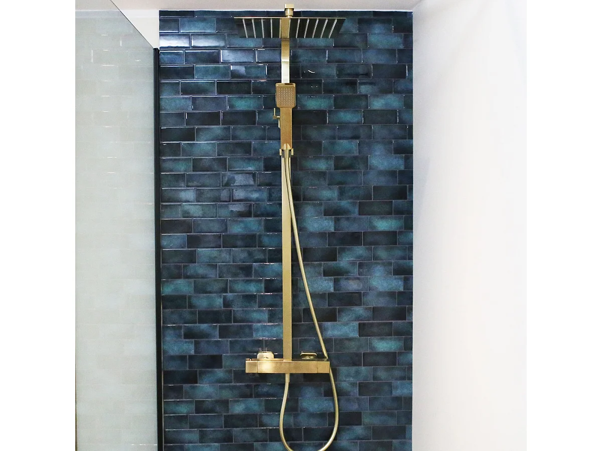 Quartos colonne de douche thermostatique 300 or brossé - Essebagno