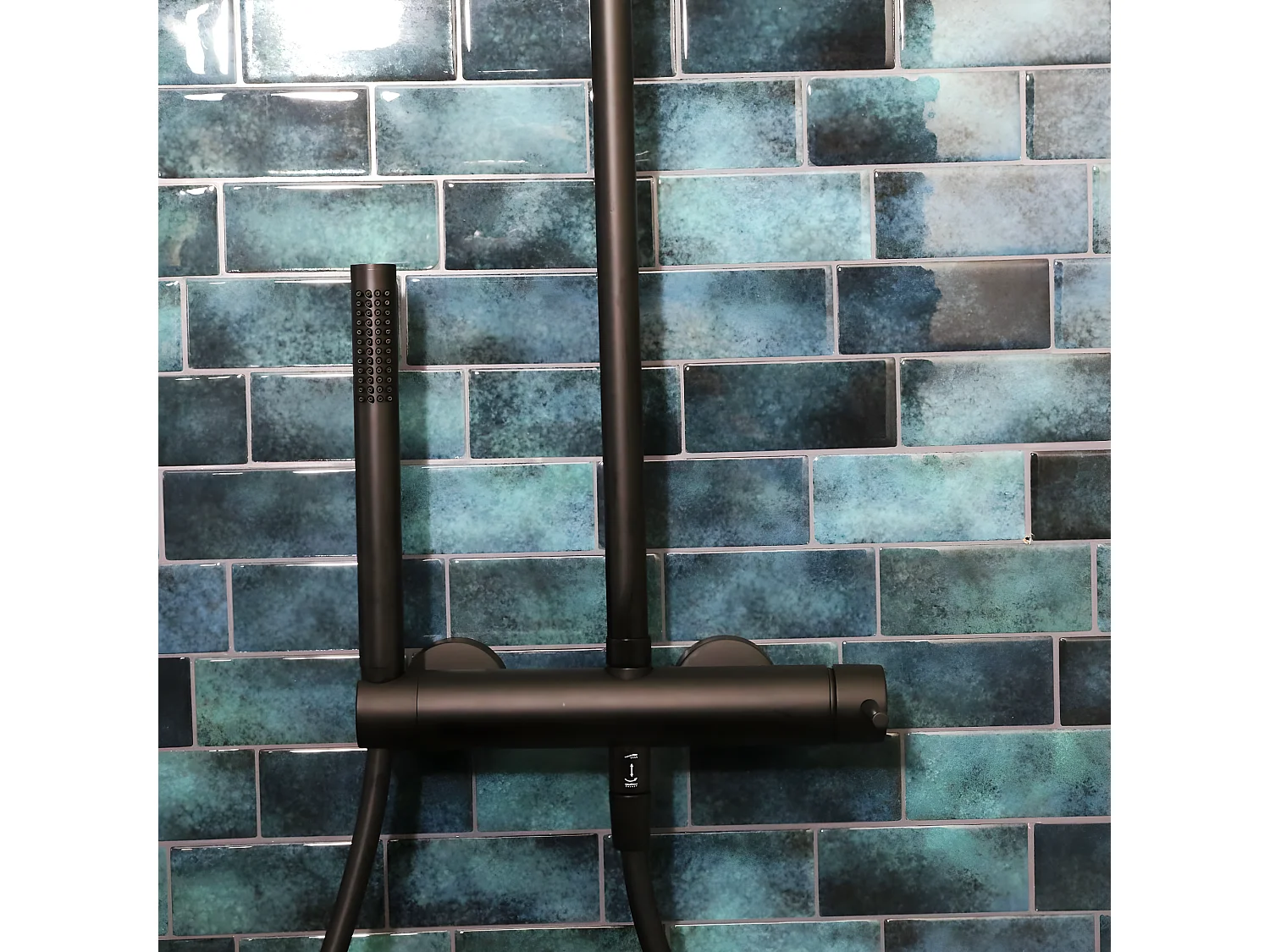 Luisa Columna de ducha mecánica negro Essebagno