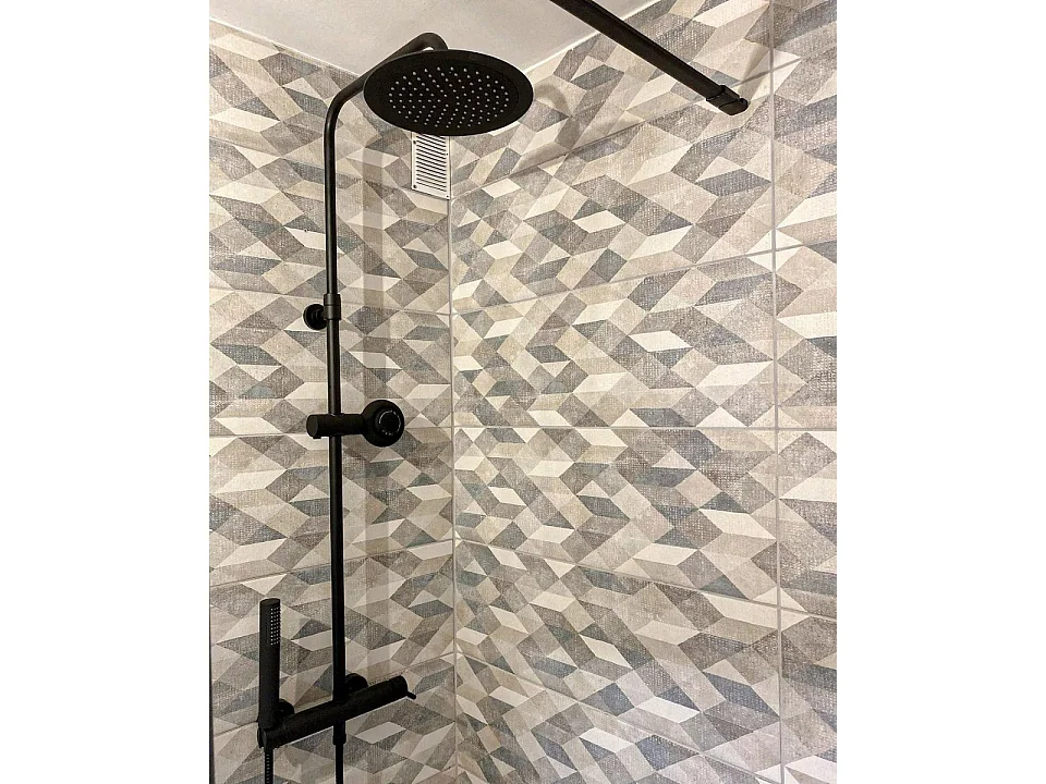 Luisa colonne de douche mécanique noire - Essebagno