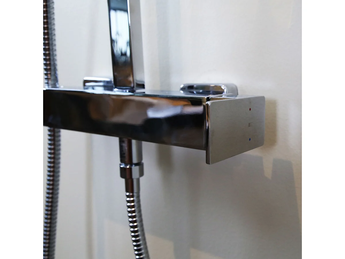 Kiara Duschsäule Mechanische verchromt Essebagno