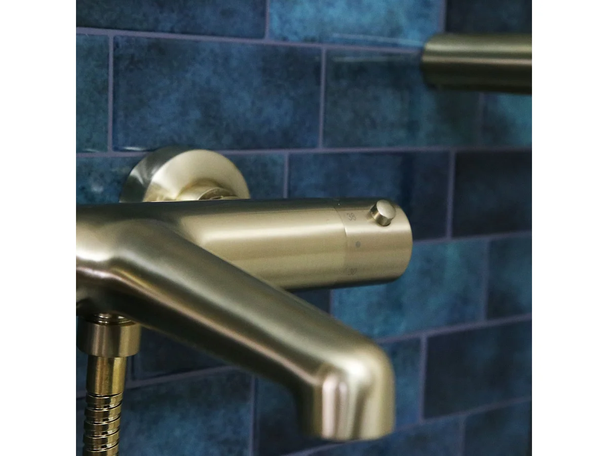 Luisa Thermostat-Wannen- und Brausemischer gebürstetem Gold Essebagno