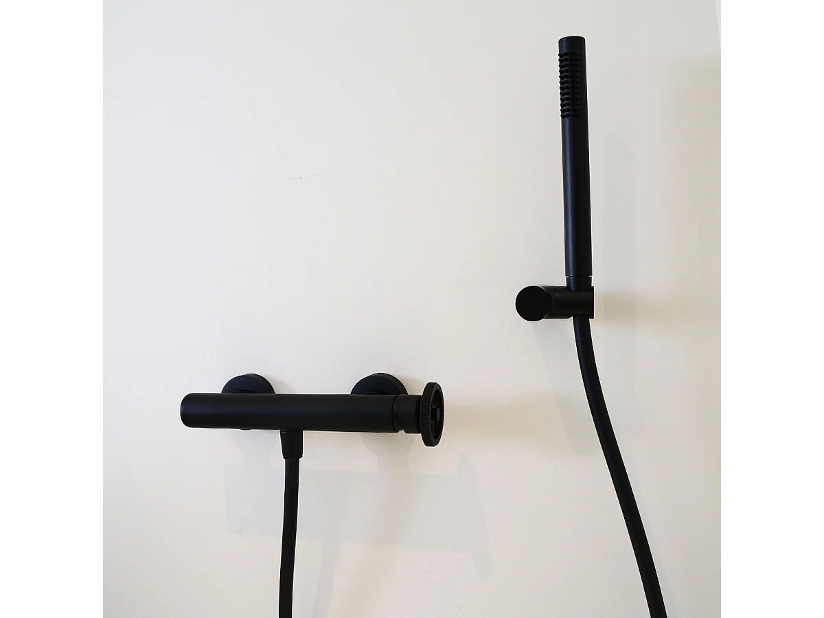 Grifo de ducha Indus negra Essebagno