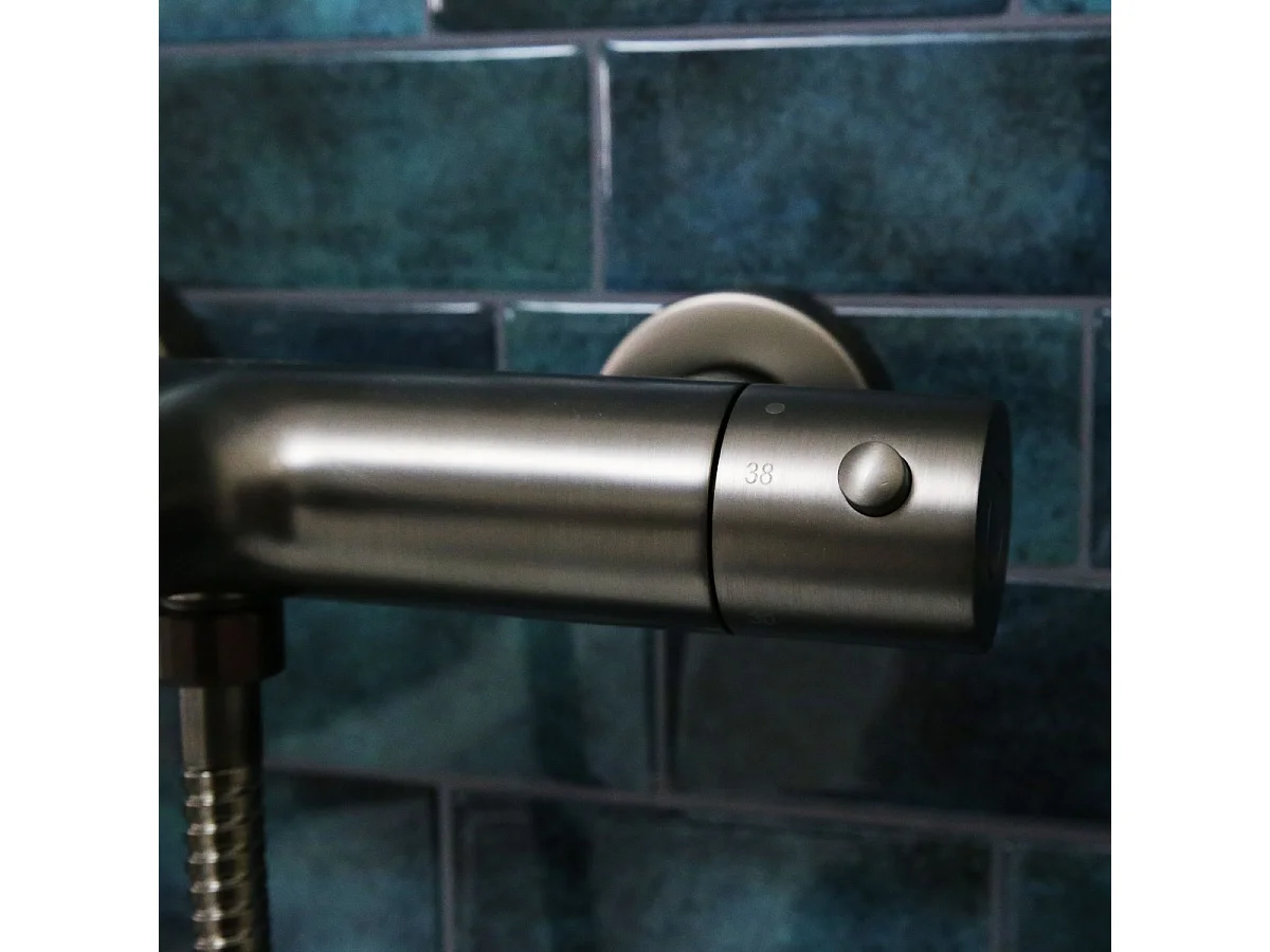 Luisa Thermostat-Wannen- und Brausemischer metallgrau Essebagno