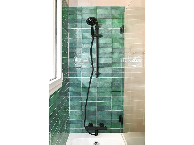 Oneo bad-douchekraan thermostatische zwart - Essebagno