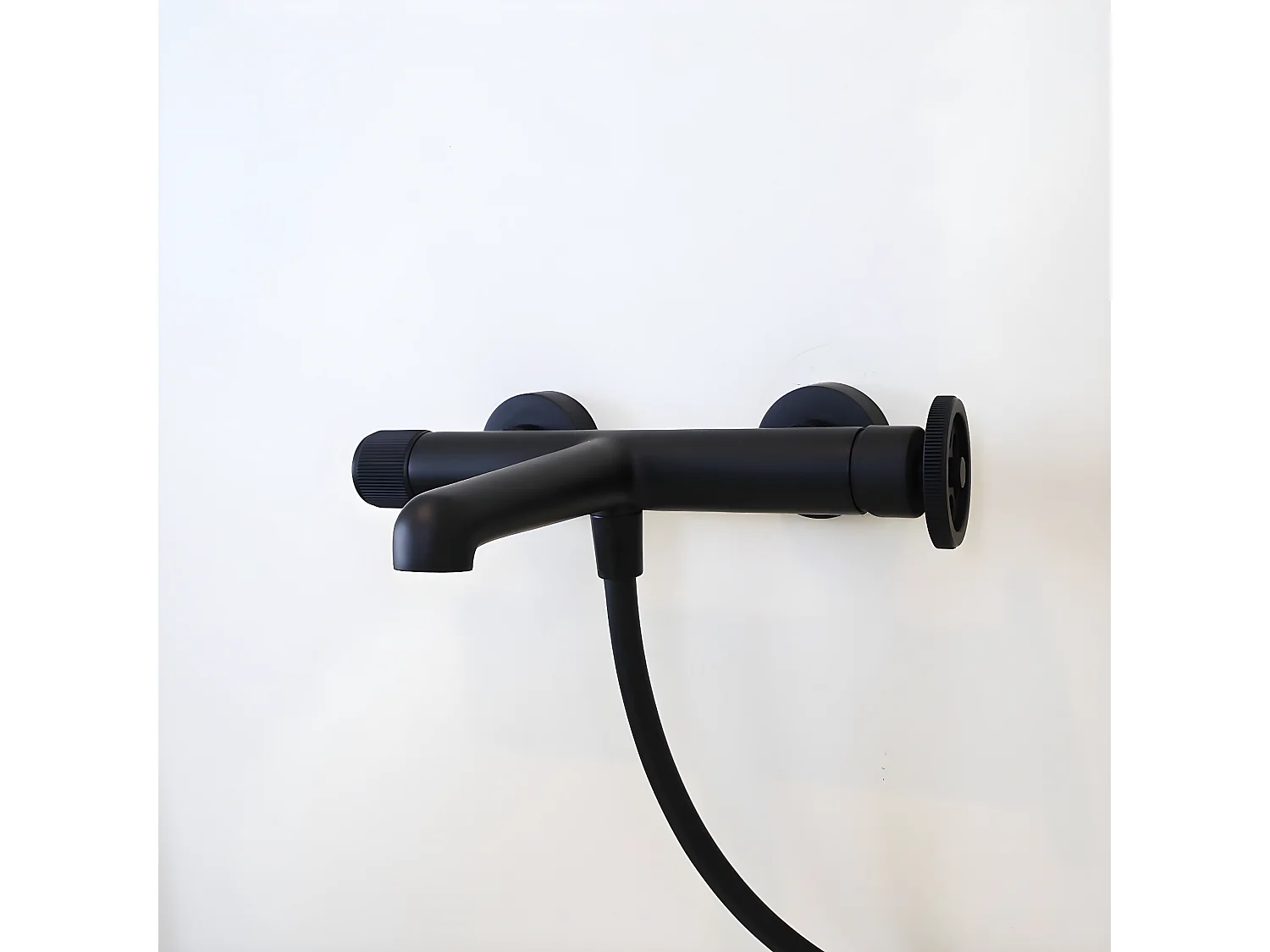 Indus Wannenbatterie schwarz Essebagno