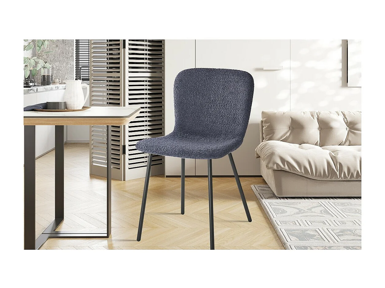 Cadeira com revestimento bouclé para sala de jantar na cor cinza escuro. Coleção ALCAN