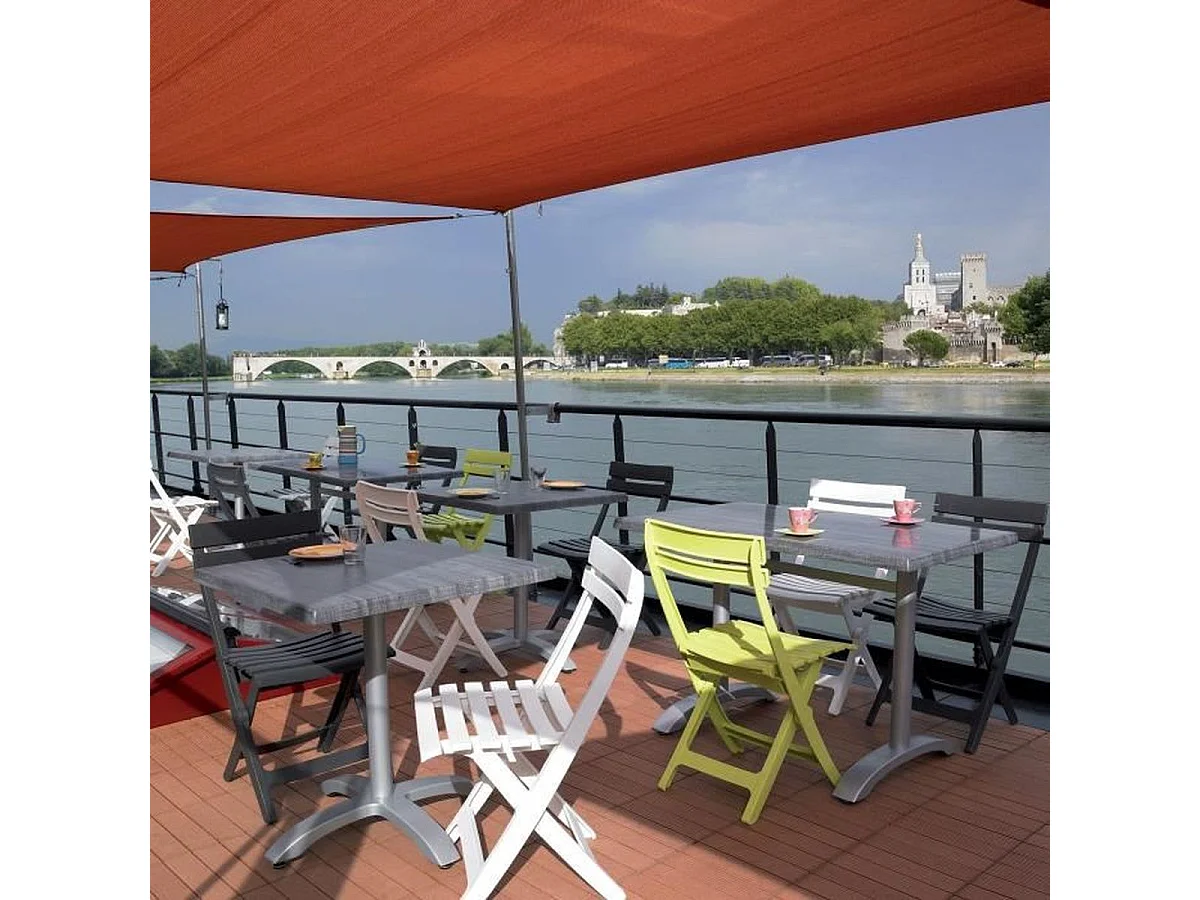 Chaise de jardin pliante Miami en résine blanche - compacte et résistante aux intempéries