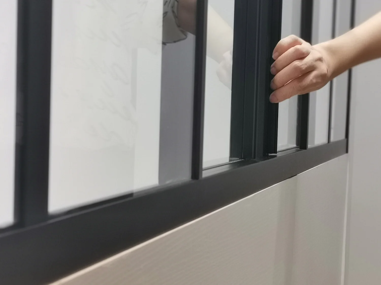 Verrière coulissante en aluminium thermolaqué noir 120x130 cm - RAVENA