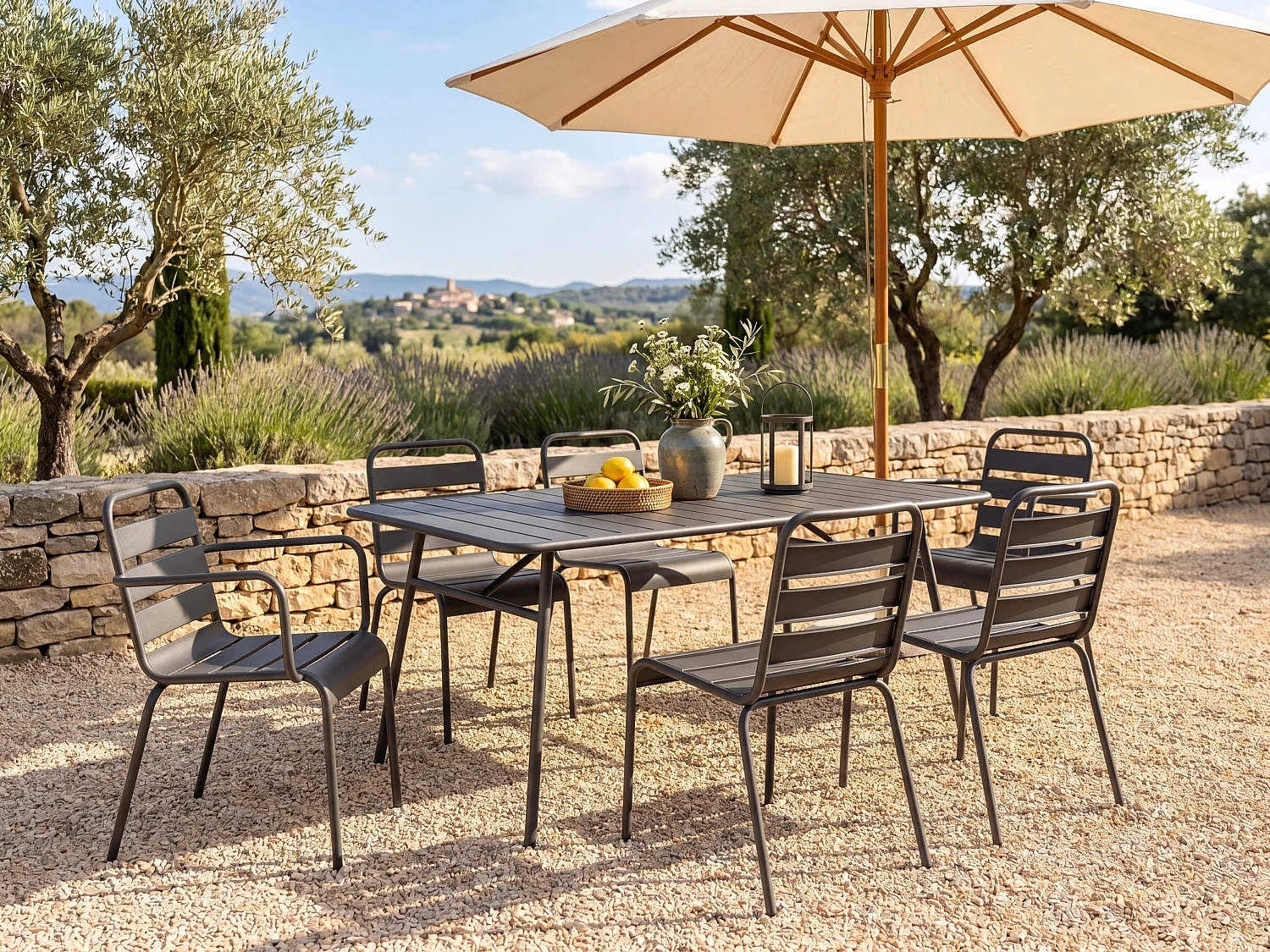 Salle à manger de jardin en métal - une table L.160 cm avec 2 fauteuils empilables et 4 chaises empilables - Gris anthracite - MIRMANDE de MYLIA