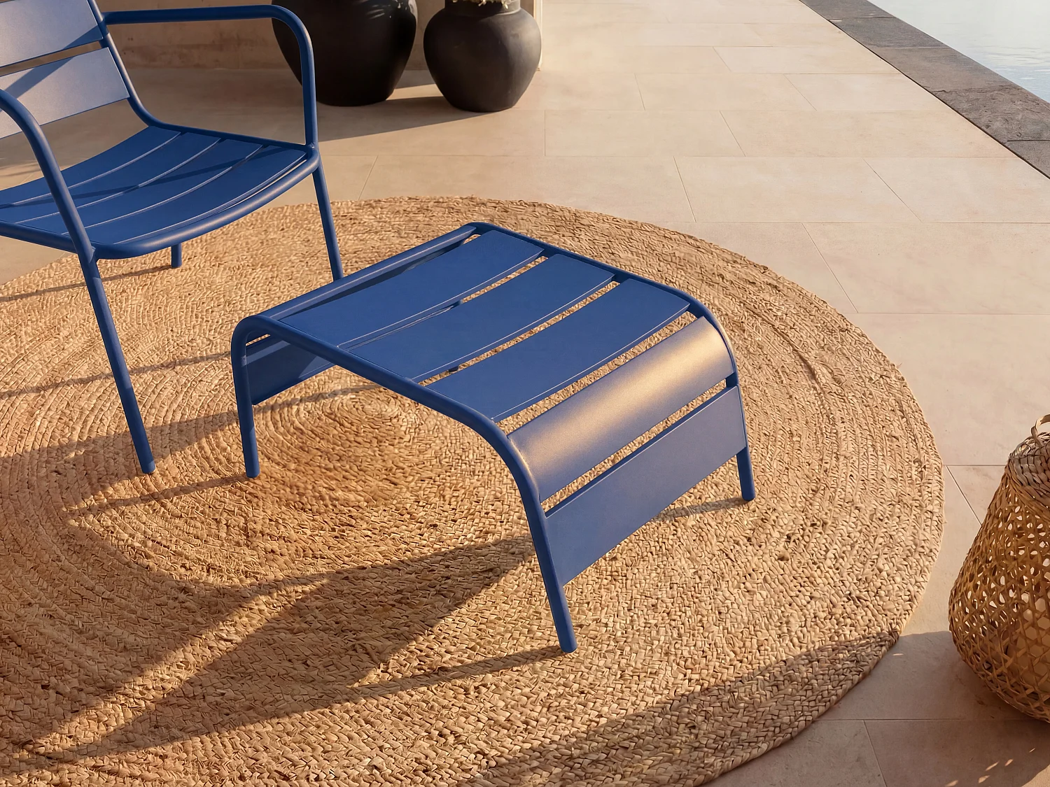 Fußbank - 51 x 60 x 32 cm - Metall - Dunkelblau - MIRMANDE von MYLIA