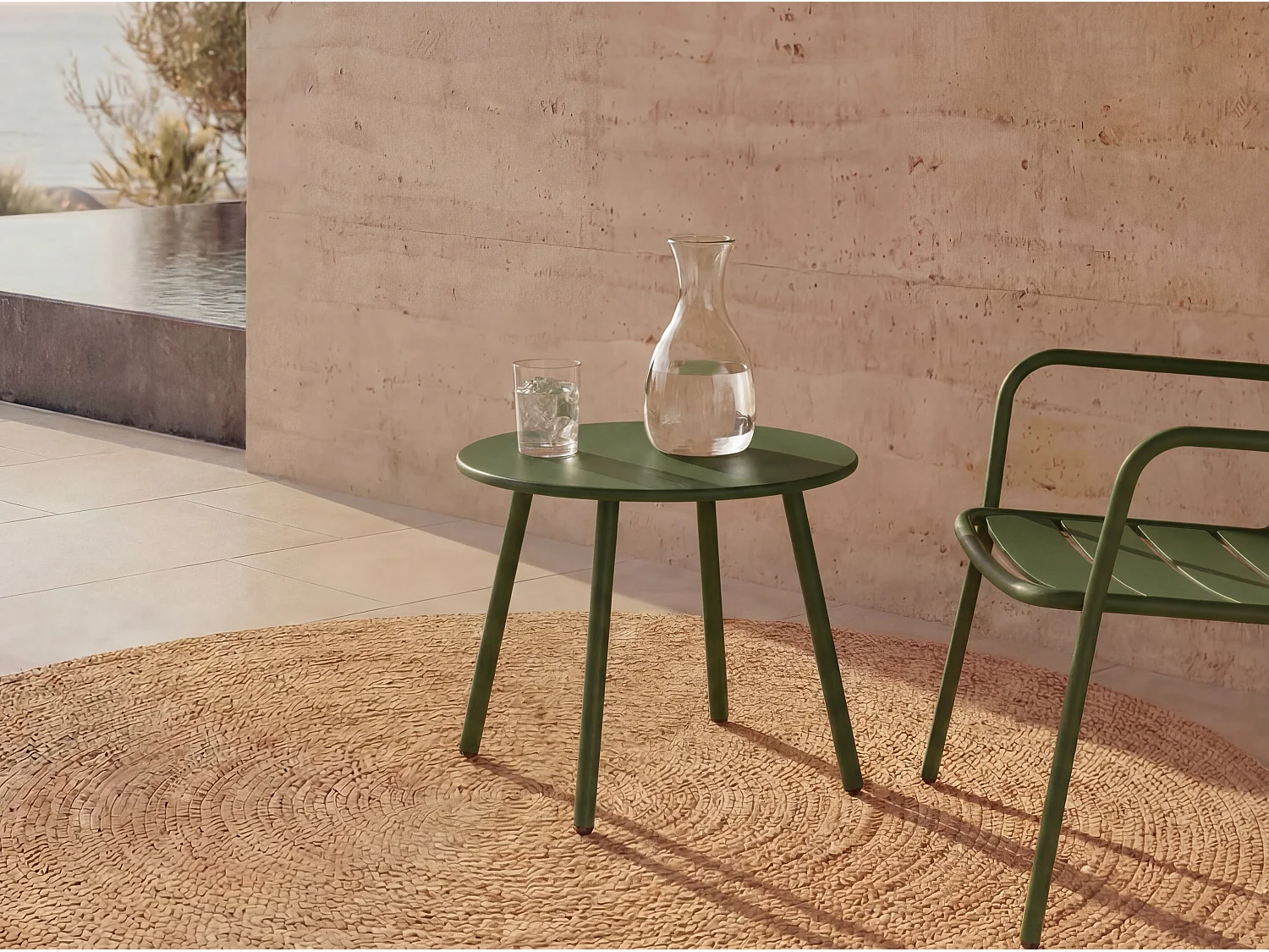 Rund metal sidebord til haven - Khaki - MIRMANDE fra MYLIA