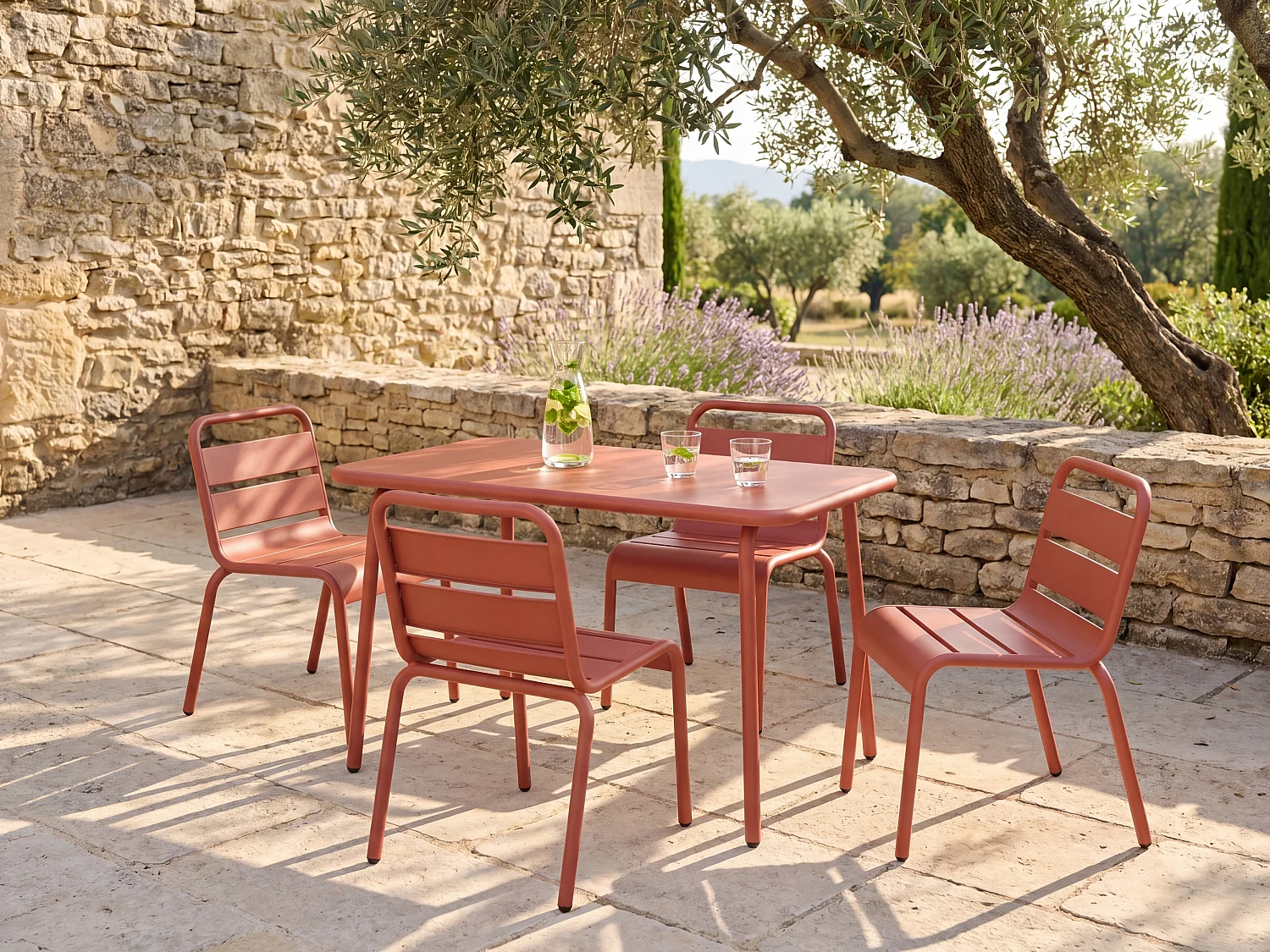 Garten-Essgruppe für Kinder: Tisch + 4 stapelbare Stühle - Metall - Terracotta - POPAYAN von MYLIA