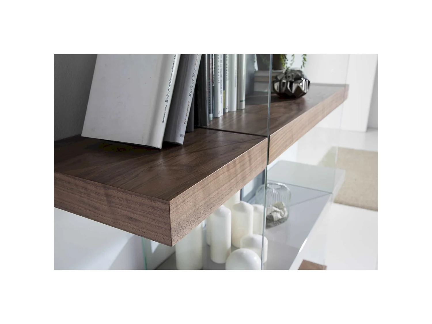 Étagères en verre laqué et étagères superposées