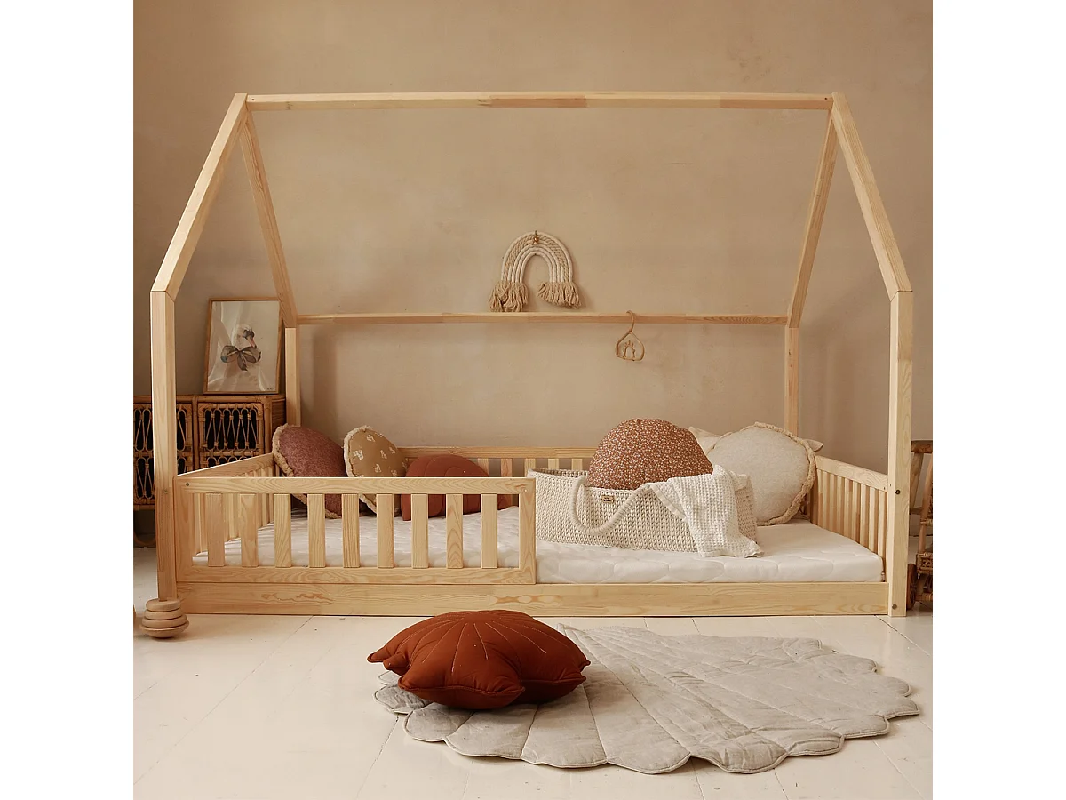 Lit cabane 140x200 barrière et sommier inclus pieds 1 cm Daisy Bois