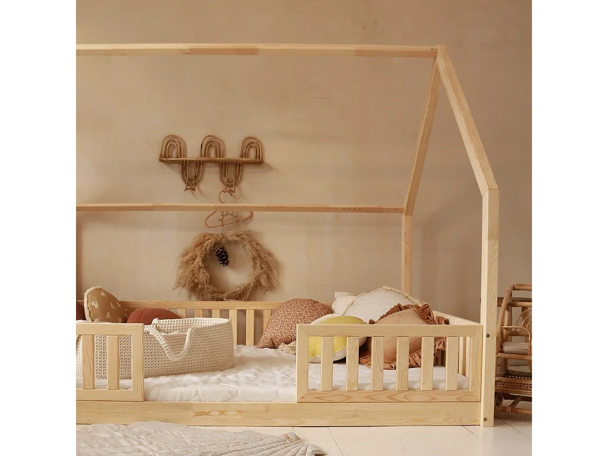 Lit cabane 140x200 barrières et sommier inclus pieds 1 cm Daisy Bois