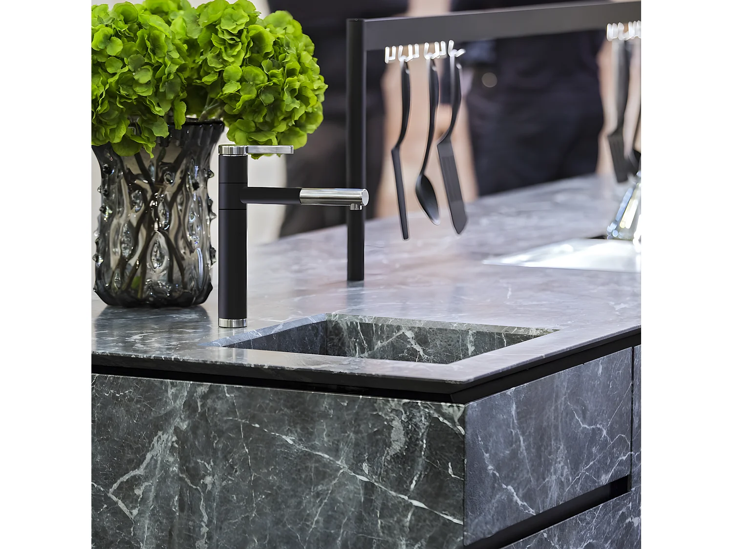 Ultrate rubinetto cucina nero e cromo Essebagno