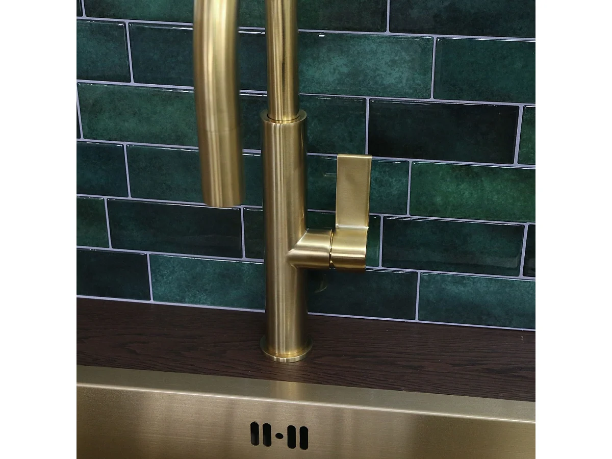 Reflet mitigeur évier or brossé - Essebagno