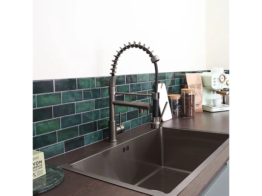 Big Pro Spültischarmatur mit Brause in Gun-Metal Essebagno