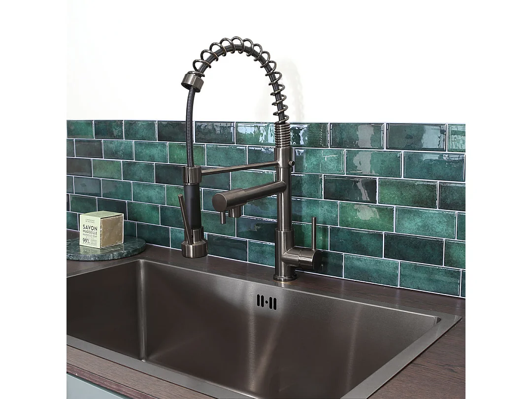 Big Pro Spültischarmatur mit Brause in Gun-Metal Essebagno