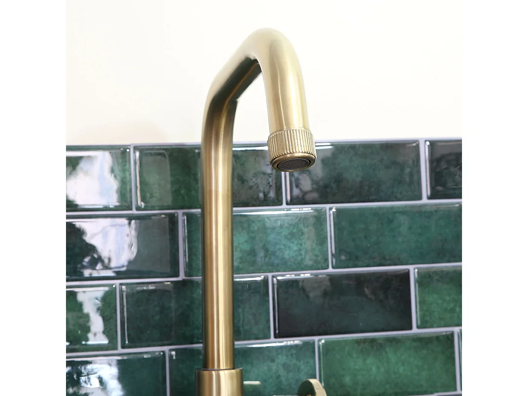 Rubinetto da cucina Indus in oro spazzolato Essebagno