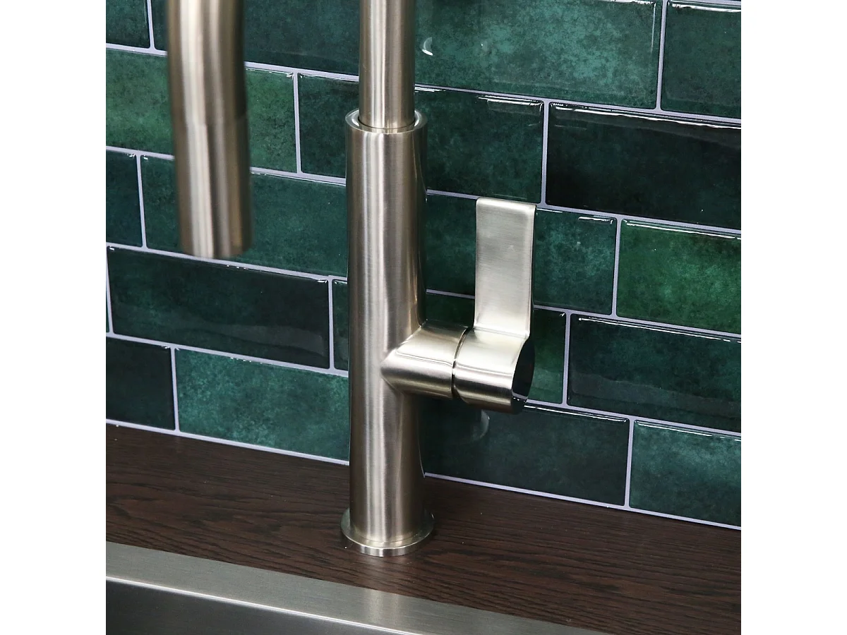 Reflet mitigeur évier façon inox - Essebagno