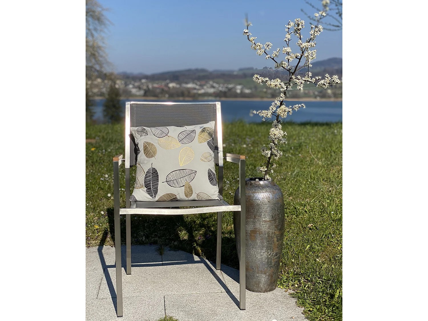 Lot de 2 coussins décoratifs LOTUS Coton 45 x 45 cm Blanc Doré Noir Motif de plante