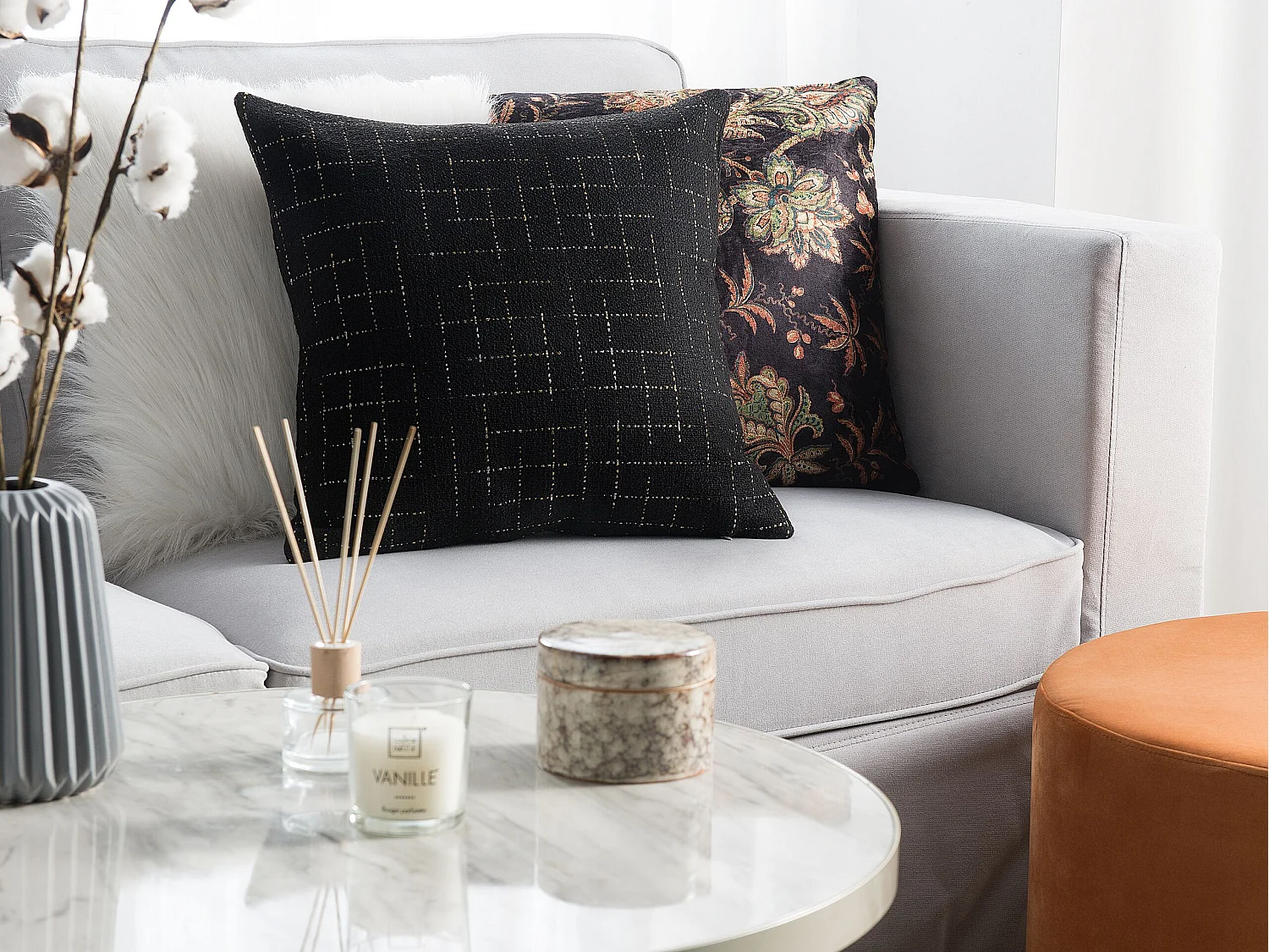 Dekokissen 2er Set 45x45 Polyesterbezug Dekoratives Motiv Schwarz Bellflower