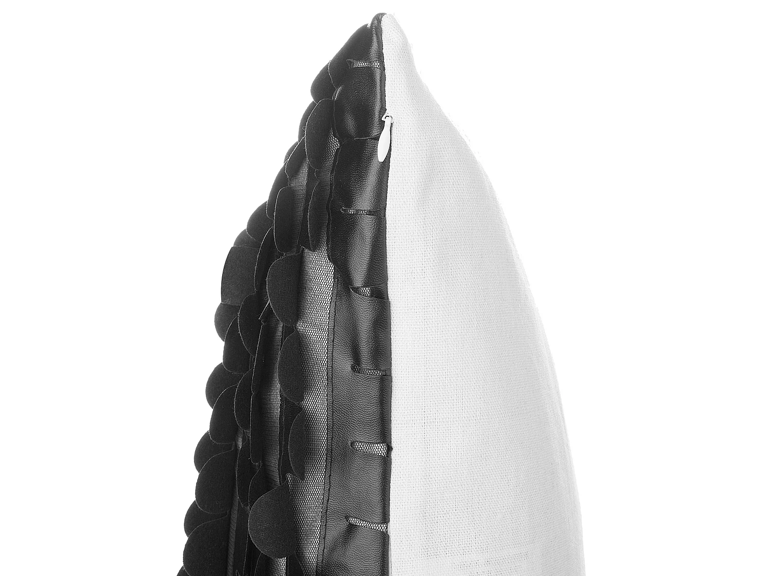 Lot de 2 coussins décoratifs LOBELIA Cuir PU 45 x 45 cm Noir Unicolore