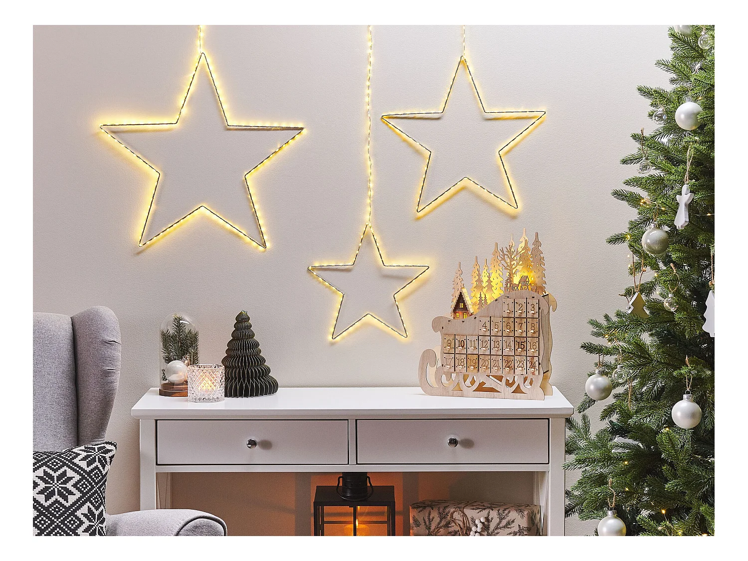 Zestaw 3 dekoracji ściennych Gwiazda KUNNARI Metal 50/40/30 cm Srebrny