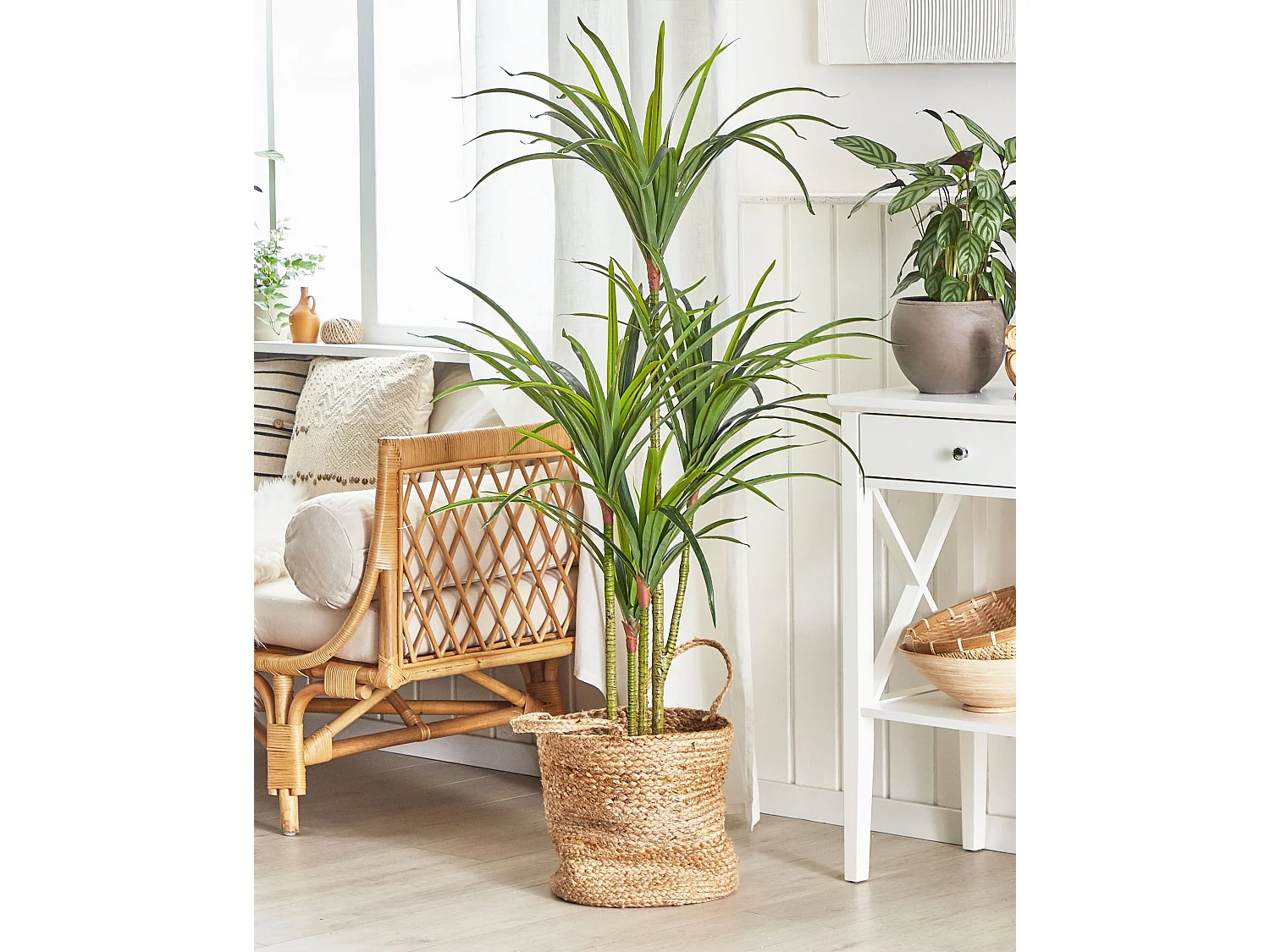 Dekorative Kunstpflanze in Drachenbaum-Form mit Topf 147 cm grün Dracaena Anita