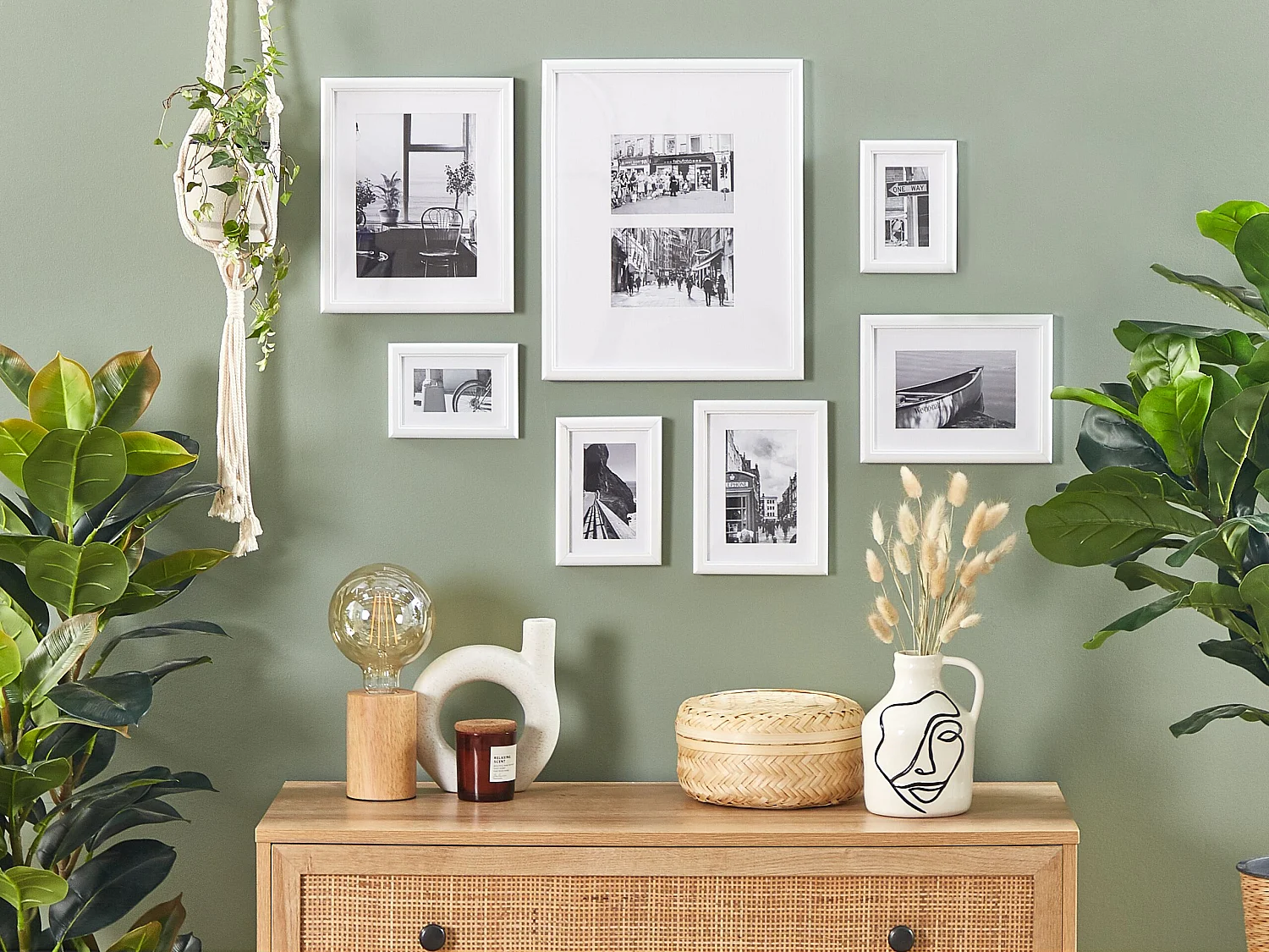 Set of 7 Photo Frames ZINARE Urban Motif White