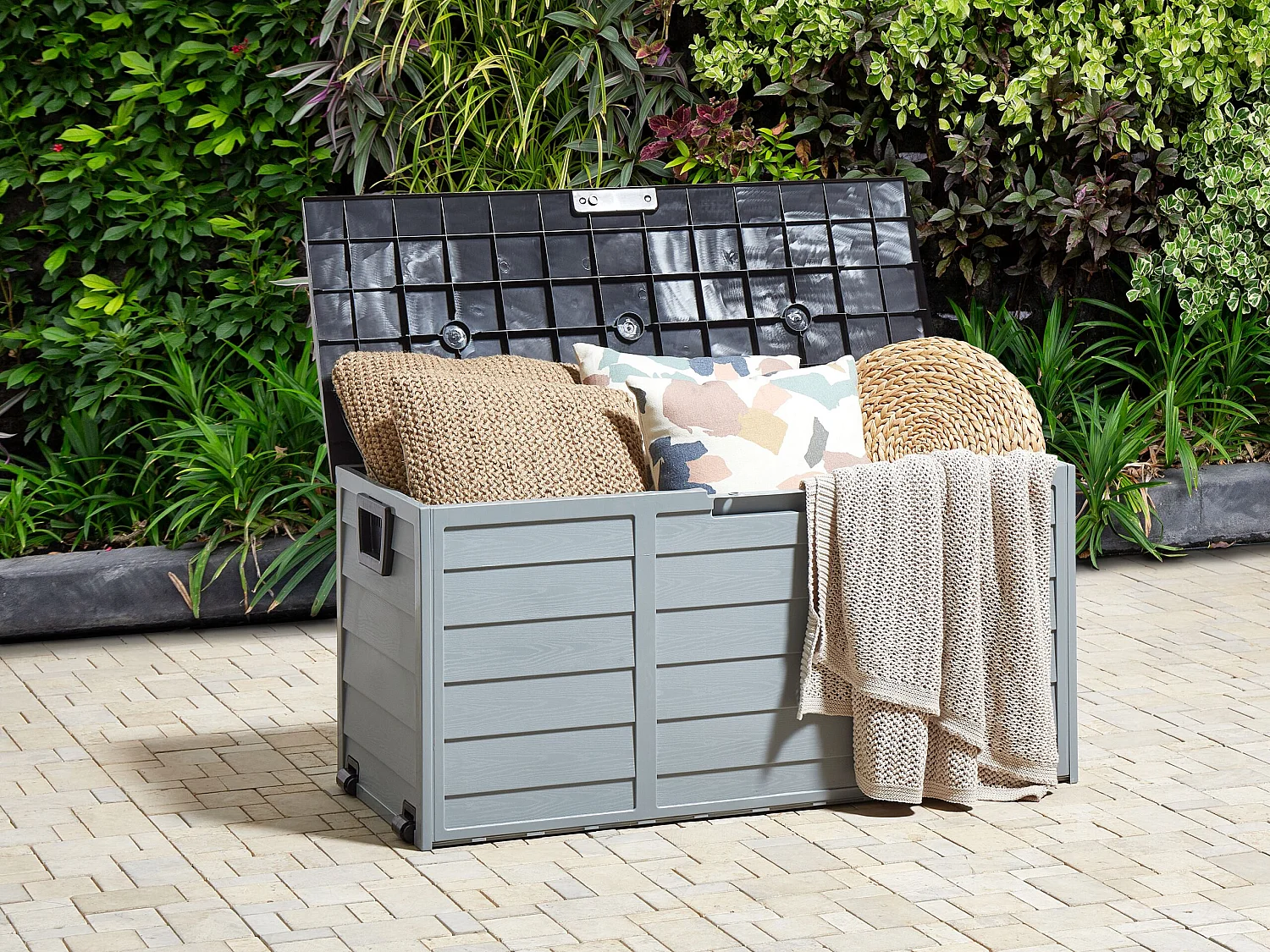 Auflagenbox aus Kunststoff grau / schwarz Gartentruhe Outdoor Kissenbox Locarno