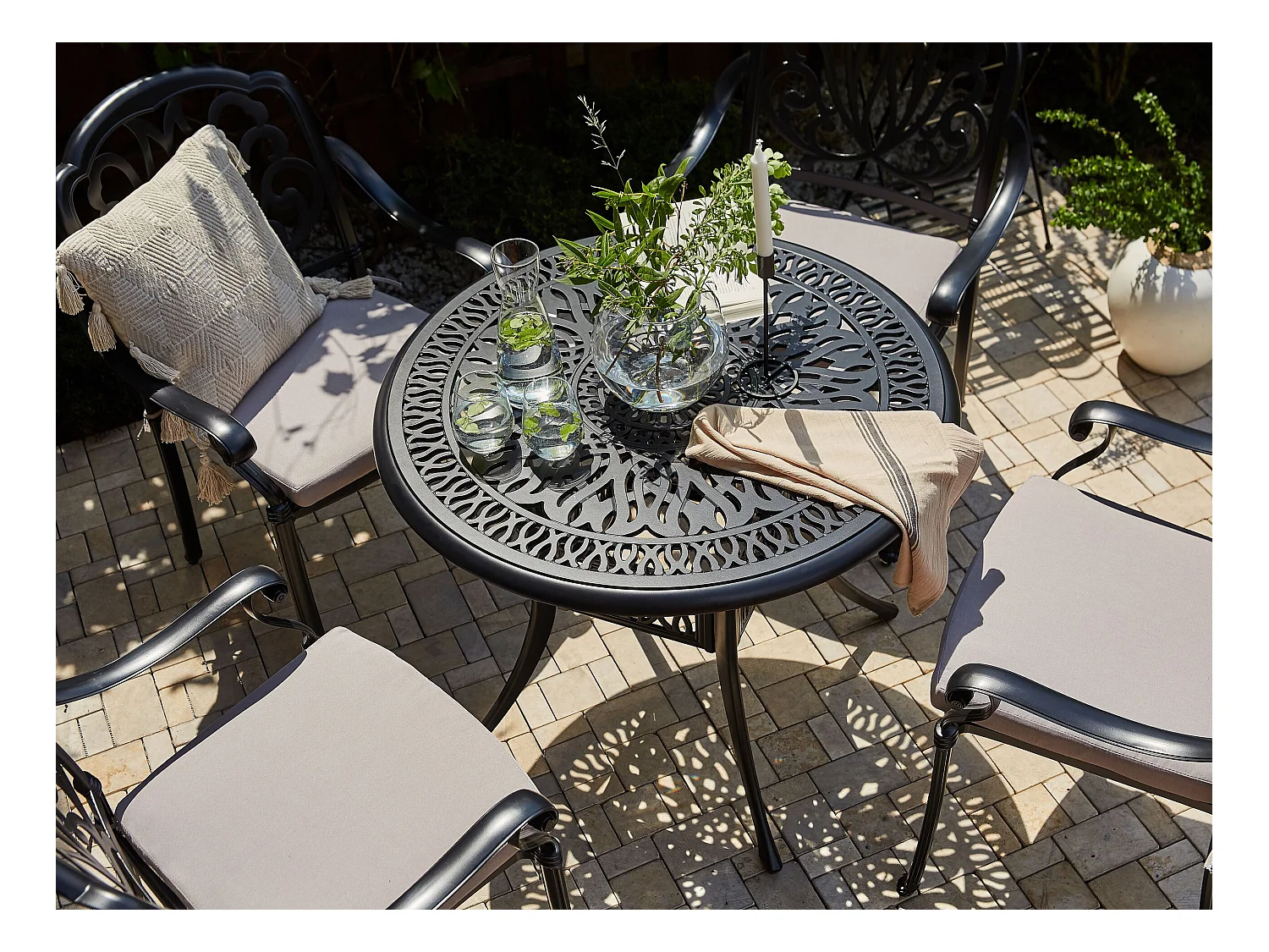 Gartentisch schwarz Aluminium runde Form Retro Ancona