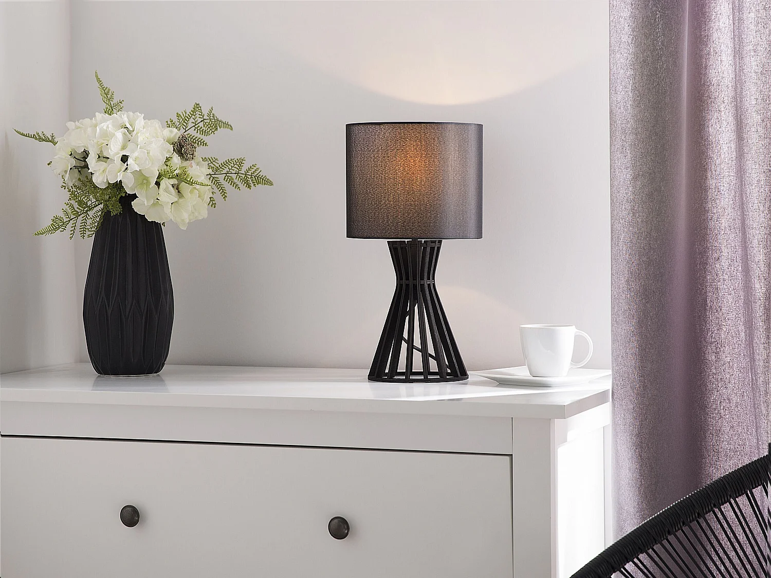 Lampada da tavolo CARRION Nero