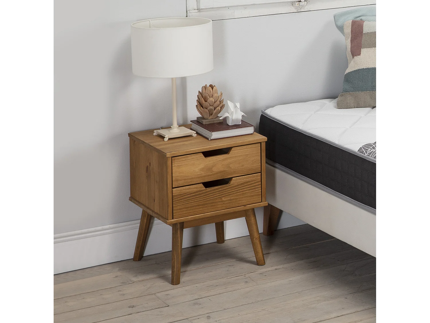 Mesita de Noche Bali 2 cajones Color Cera, Pino Macizo