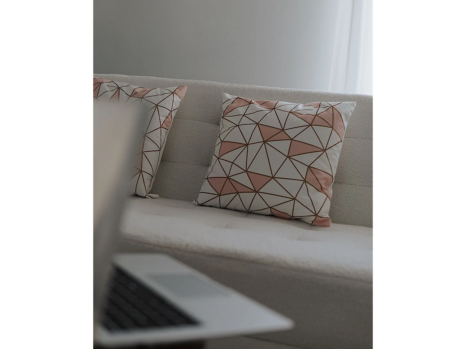 Lot de 2 coussins décoratifs CLARKIA Coton 45 x 45 cm Rose Motif géométrique
