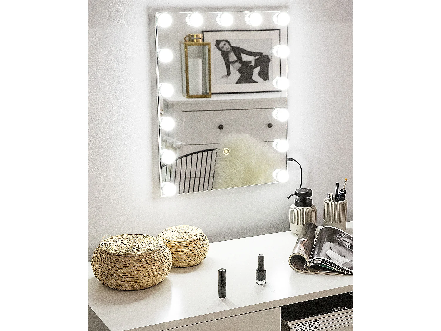 Miroir de salle de bain LED LUCENAY 40 cm 50 cm Argenté