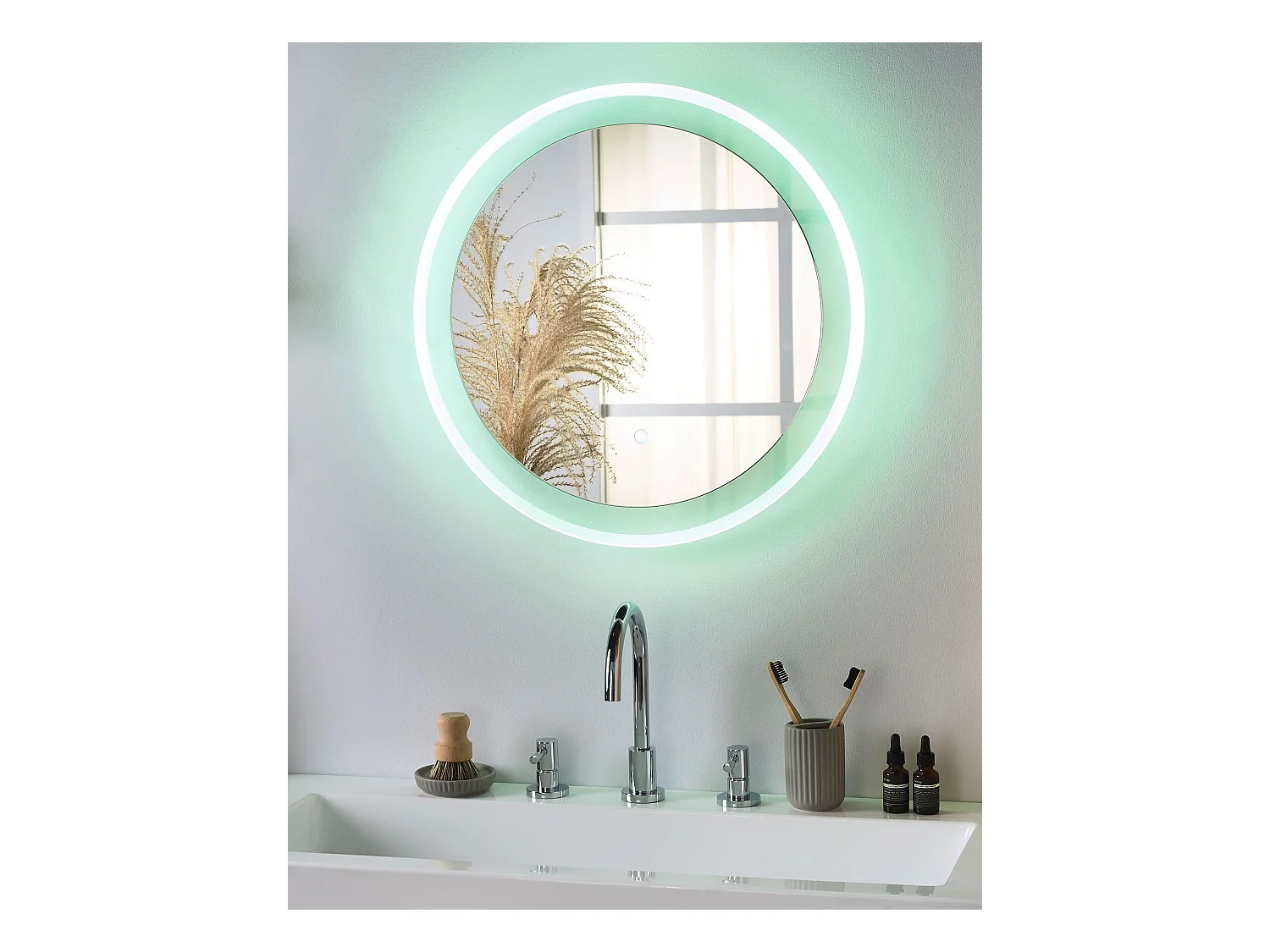 Moderner Badspiegel mit LED-Beleuchtung rund 58 cm Antibeschlagsystem Brinay