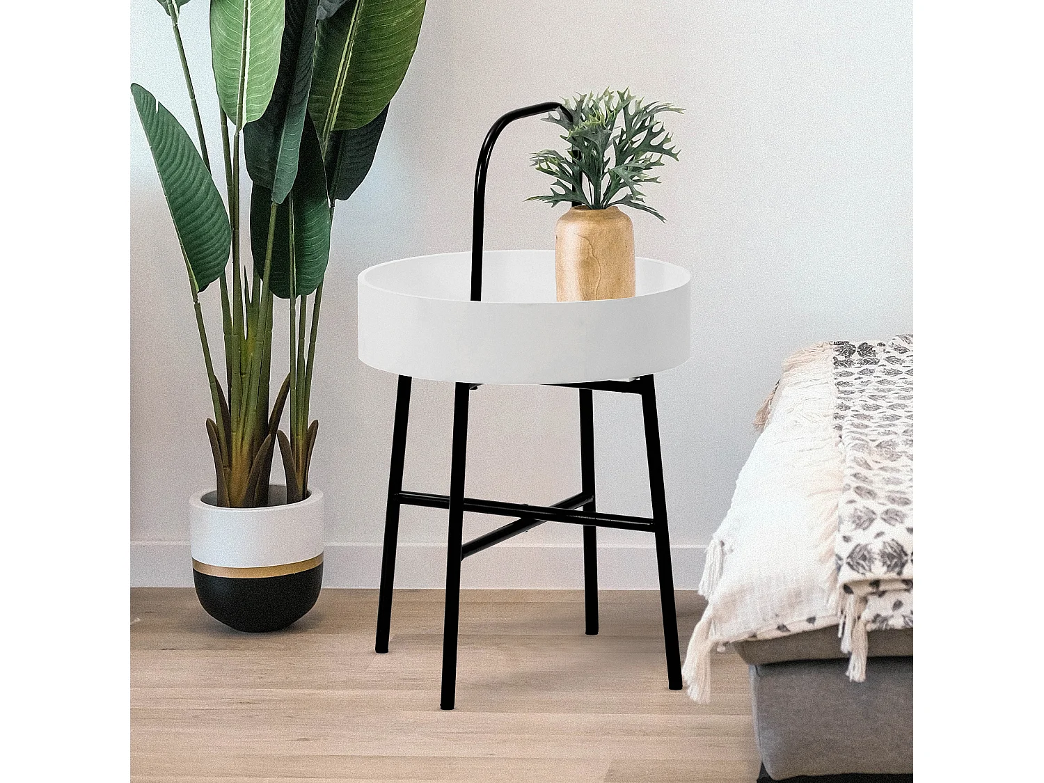 Table auxiliaire Jaipur avec Plateau en MDF Blanc et Structure métallique en Noir Mat