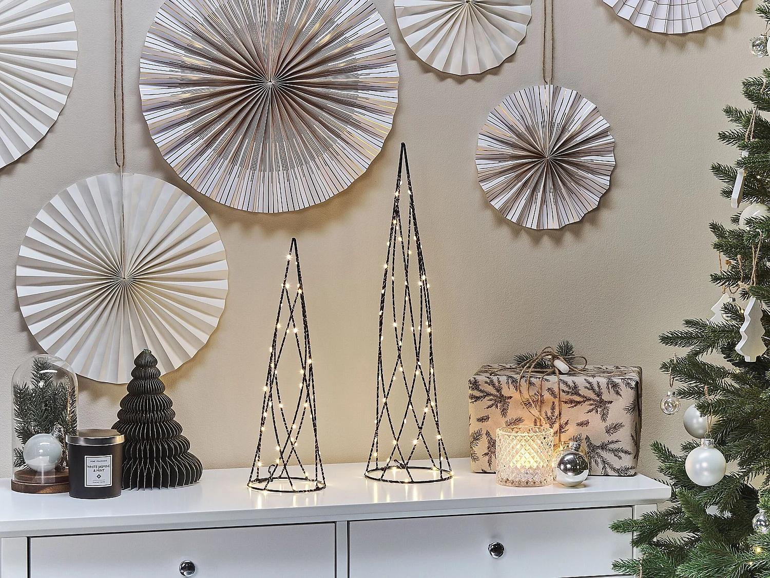 Kerstdecoratie set van 2 LED-verlichting zwart NEIDEN